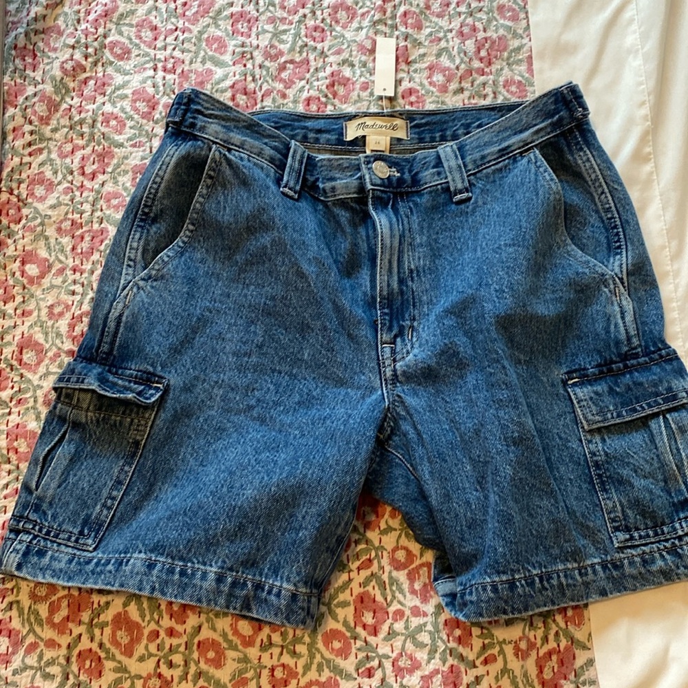 Madewell cargo mid shorts